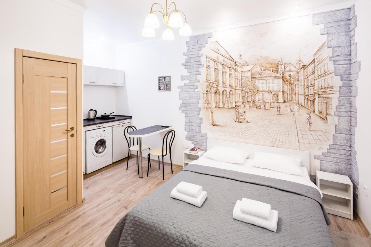 Beautiful Apartments In The Center Лвив Екстериор снимка