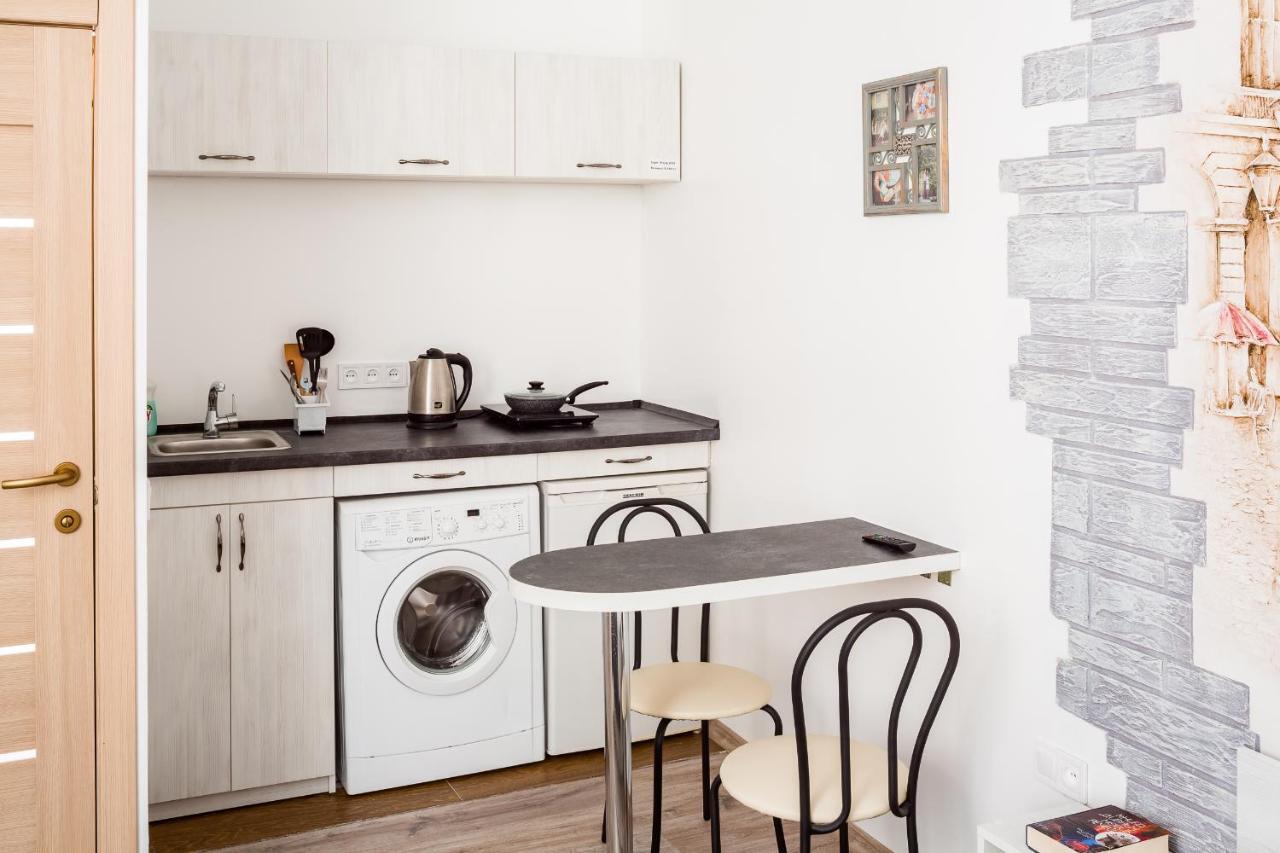 Beautiful Apartments In The Center Лвив Екстериор снимка